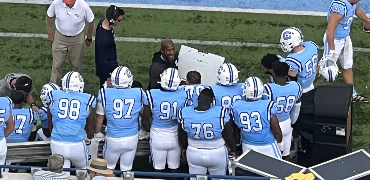 CoachRAPinilla's tweet image. Trust the man beside you to do his job and strain to do yours… @michael_mcd24  #FIDOGANG #BlockENT #AlwaysOnTEN