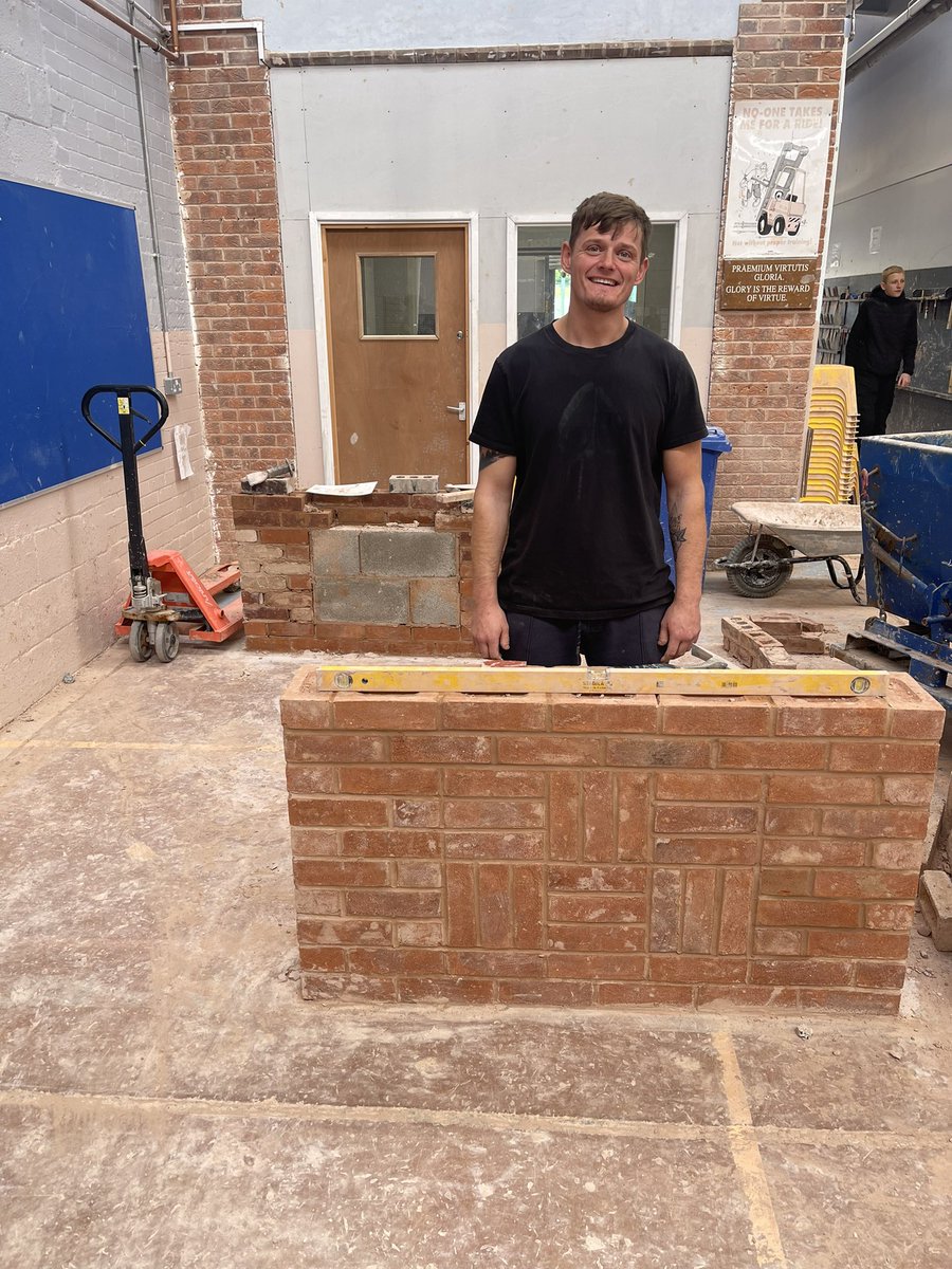 Bershambricks's tweet photo. Great work from the L1 apprentices 👍💪@colegcambria  bricks 🧱 supplied from @mbhplc big thanks https://t.co/KNCOchIQ0M