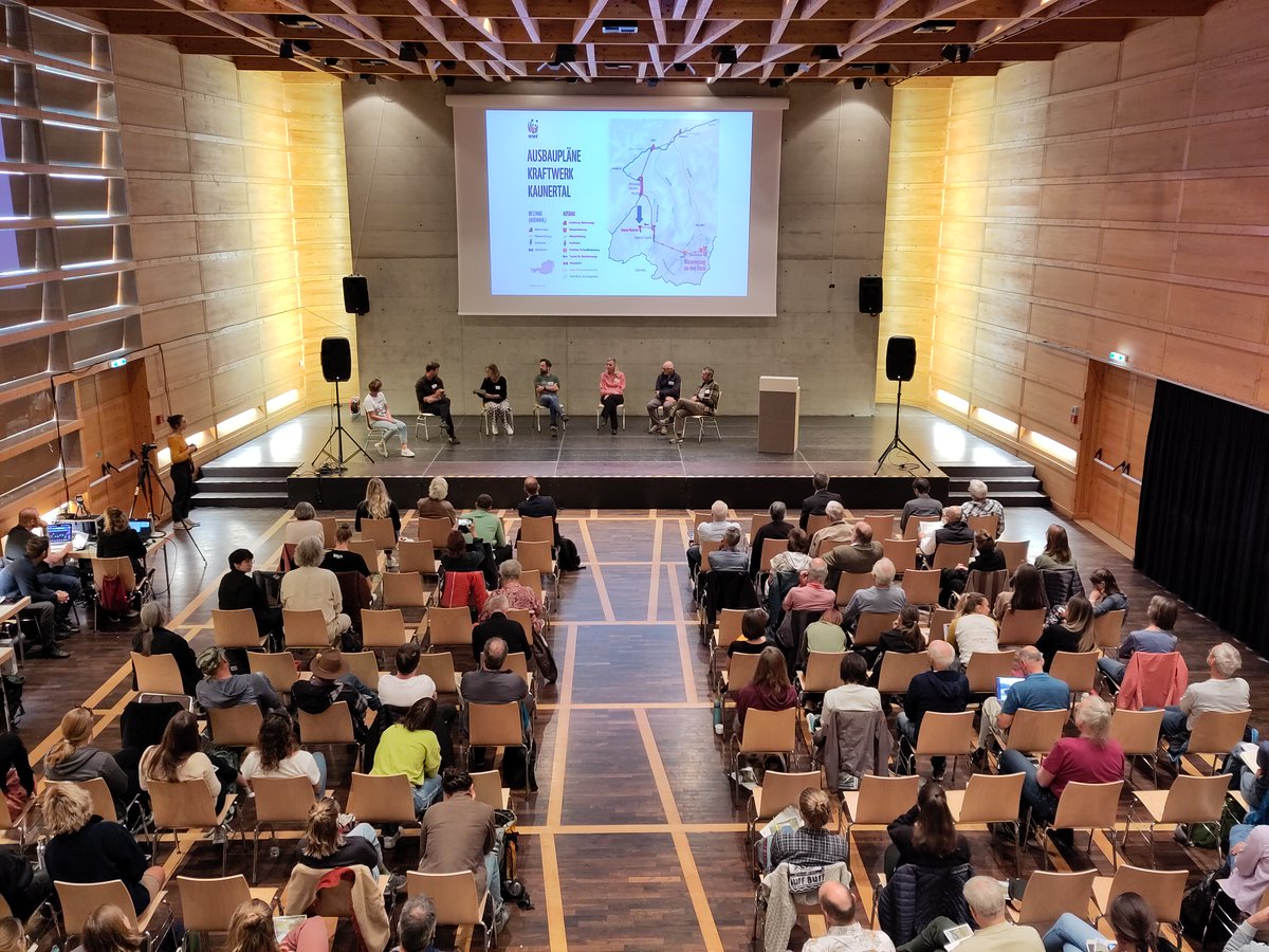 "Es gibt sinnvolle und bessere Alternativen als den Ausbau des Kraftwerks Kaunertal" - zu diesem Schluss kommen Energiewirschaftsexpert*innen bei der Natur statt Profit Konferenz.
#StoppAusbauKWKaunertal
#NaturstattProfit
<a href="/wwfaustria/">WWF Austria</a> <a href="/global2000/">GLOBAL 2000</a> @TheFleeLab <a href="/UlrichEichelman/">Ulrich Eichelmann</a>