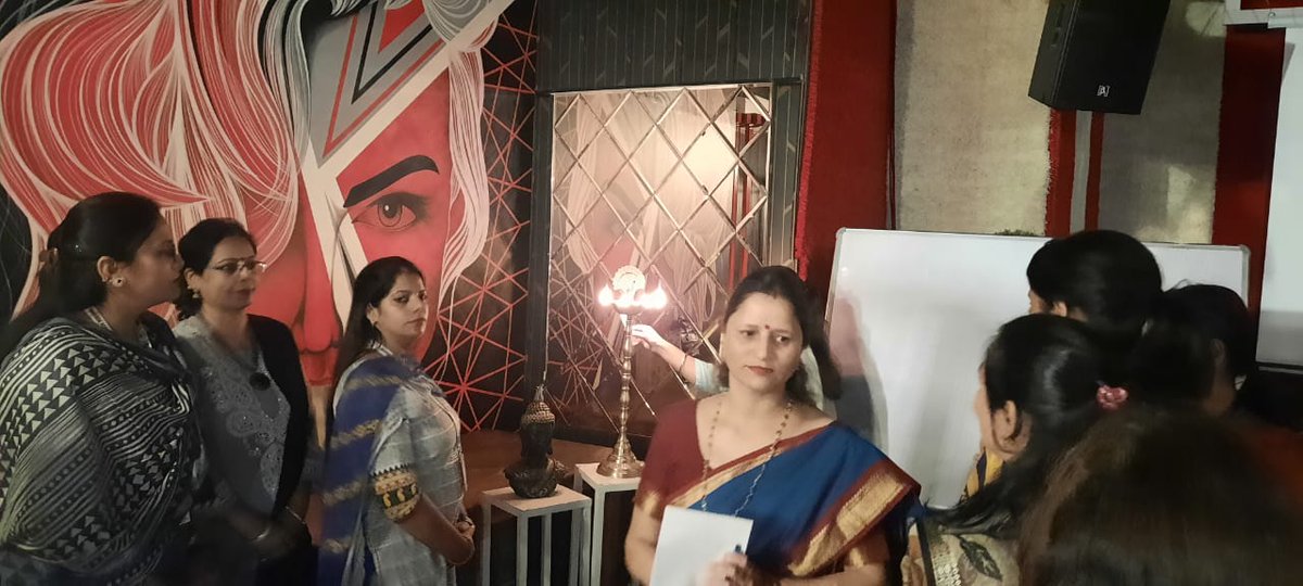 FullMarksPvtLtd's tweet image. 𝑯𝒊𝒏𝒅𝒊 𝒘𝒐𝒓𝒌𝒔𝒉𝒐𝒑 𝒄𝒐𝒏𝒅𝒖𝒄𝒕𝒆𝒅 𝒂𝒕 𝑫𝒆𝒉𝒓𝒂𝒅𝒖𝒏, 𝒘𝒊𝒕𝒉 𝑫𝒓. 𝑷𝒓𝒐𝒎𝒊𝒍𝒂 𝑪𝒉𝒐𝒑𝒓𝒂 𝒔𝒆𝒓𝒗𝒊𝒏𝒈 𝒂𝒔 𝒕𝒉𝒆 𝑹𝒆𝒔𝒐𝒖𝒓𝒄𝒆 𝑷𝒆𝒓𝒔𝒐𝒏. 𝑨 𝒕𝒐𝒕𝒂𝒍 𝒐𝒇 100+ 𝒕𝒆𝒂𝒄𝒉𝒆𝒓𝒔 𝒂𝒕𝒕𝒆𝒏𝒅𝒆𝒅.
#workshops2023 #workshops #hindi #hindiworkshop