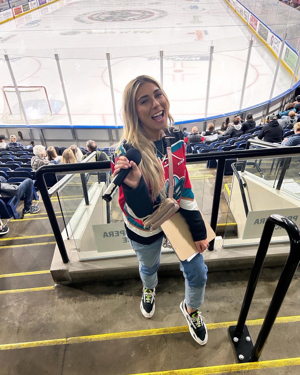 Been an absolute blast hosting the @Kelowna_Rockets - hope y’all are having fun! Back at the rink Wednesday. 🚀 🏒
