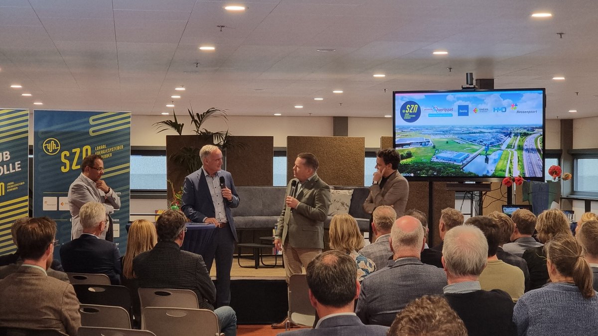 Audio – Hoe drie bedrijven op de #Hessenpoort het #elektriciteitsnet ontlasten met de Smart Energy Hub   Interviews met Arjan Spaans, Tom Westra en <a href="/ArapJohn/">Arap-John Tigchelaar</a>.  Luister mee 📻bit.ly/46RVny0

#Zwolle #SEH #energy #energyefficiency #EnergyStorage