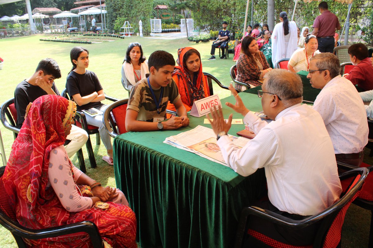 OfficialAwwa's tweet image. They visited the National War Memorial #NWM and interacted with #DIAV, #AWES, #AWPO and #ECHS for resolution of grievances, if any.
#AWWA
#VeerNari
@adgpi 
@salute2soldier