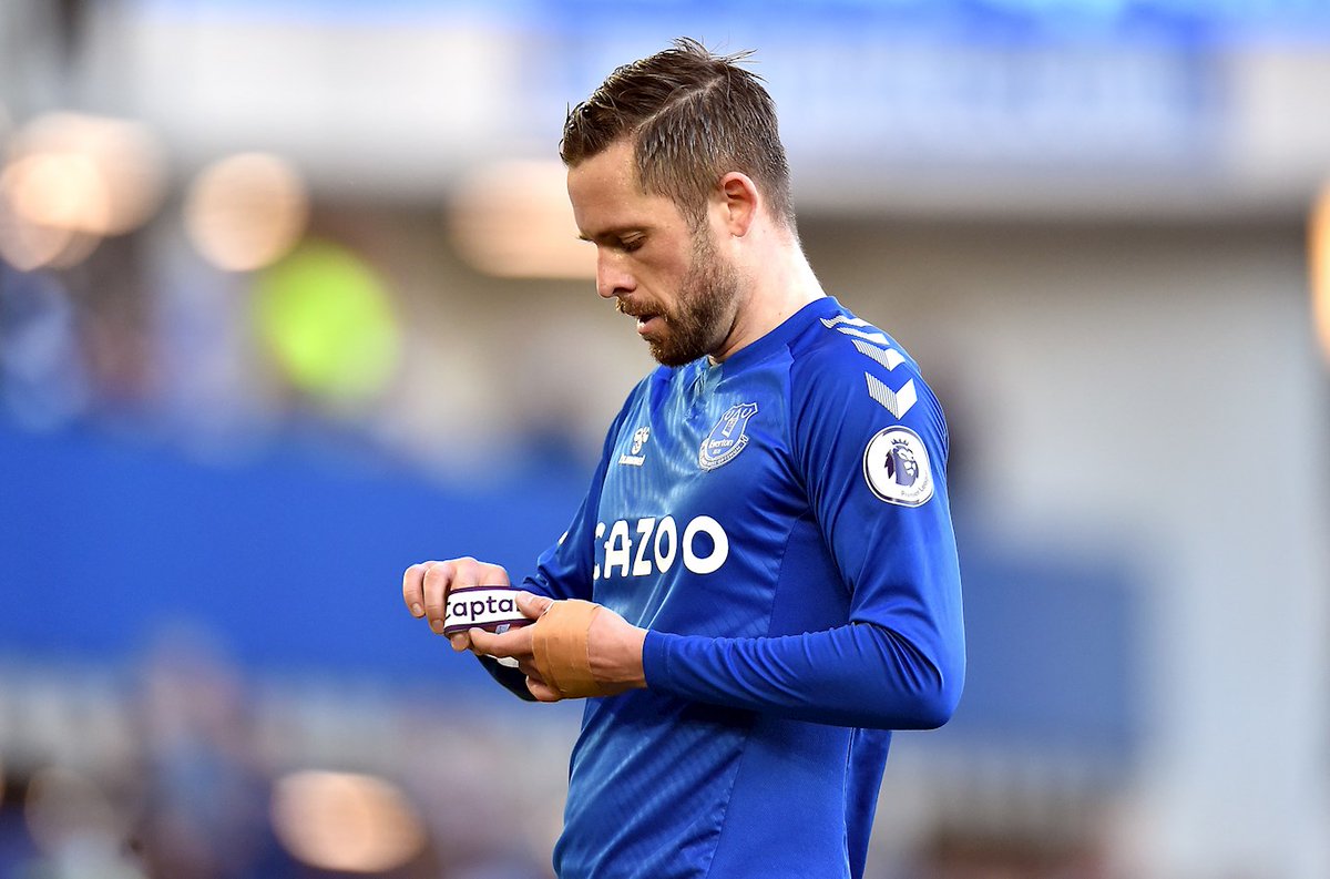 StattoSuper's tweet photo. Gylfi Sigurdsson has the all-time most Premier League goals from midfield outside of Great Britain

67 - Gylfi Sigurdsson
64 - Kevin de Bruyne
62 - Robert Pires
62 - Yaya Toure
60 - David Silva

Truly remarkable yet nobody cares. If he played for a half decent team he'd have 100+ https://t.co/fmMPslwHvO