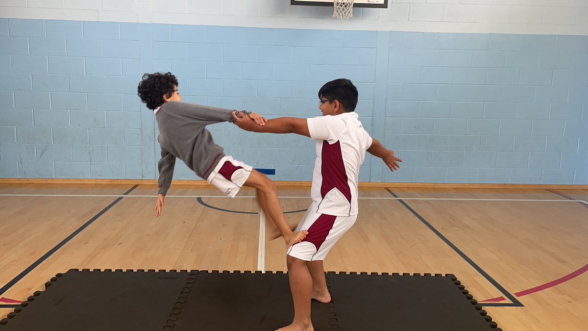 Themallschool's tweet photo. Year 3 & 4 are leveling up their gymnastics game, and their balance poses are nothing short of spectacular! π€ΈββοΈβ¨
#ignitetheloveoflearning #themallschoool #gymnastics #gymansticslife #PEProgress #YoungGymnasts #BalancingAct #balance #twickenham #richmond https://t.co/vuCAUNxQZq