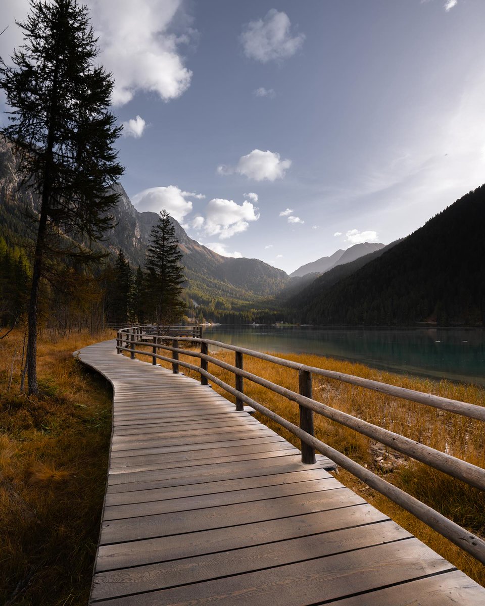 a beautiful autumn walk in a idyllic place 🍂
.
.
.
#autumn #autumnvibes #herbst #herbststimmung #autumncolors #autumnwalk #herbstfarben #dolomites #italy #dolomiten #folkscenery #earthoutdoors #outdoor #worldshotz #earthshotz