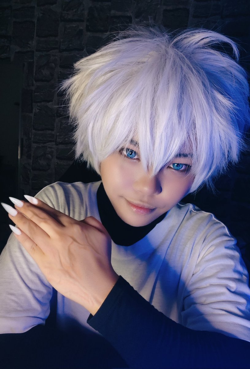 ⠀⸙ ﹕ drops killua cosplay that I tried months ago . old but gold ✨🩵 ( should have posted this on my killua account but hey 😜. ) 

happy #munday ! ♡