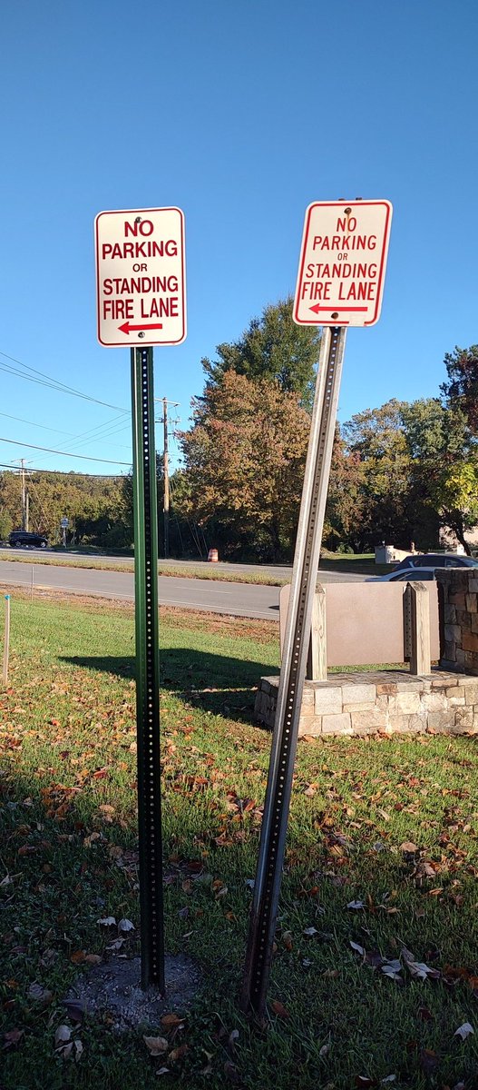 In beautiful #McLeanVa we're so wealthy we can do 2 ugly signs instead of one.