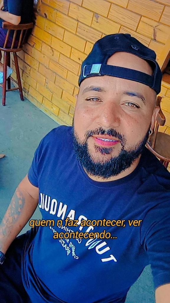 Felizes são os loucos, que vivem pouco mais vivem como querem!👊