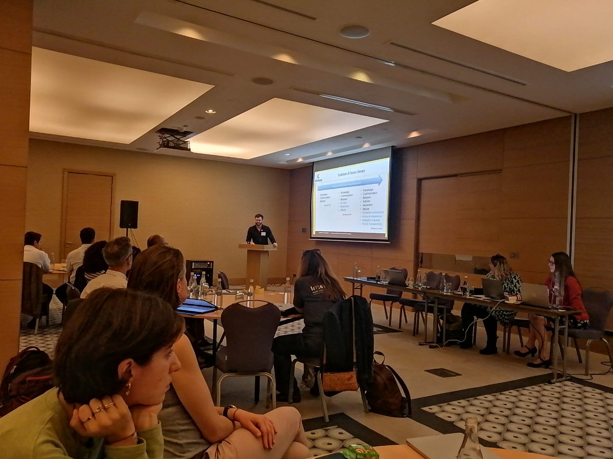 BRIDGE_BlackSea's tweet photo. Greetings from the #EMSEA fish! 🐠
The @emseassociation Annual Conference, taking place as part of #BRIDGEBS, is in full swing, featuring fascinating presentations on the Black Sea Literacy Network, Blue Schools, sustainable #BlueEconomy, and much more! https://t.co/bgoussj5V4