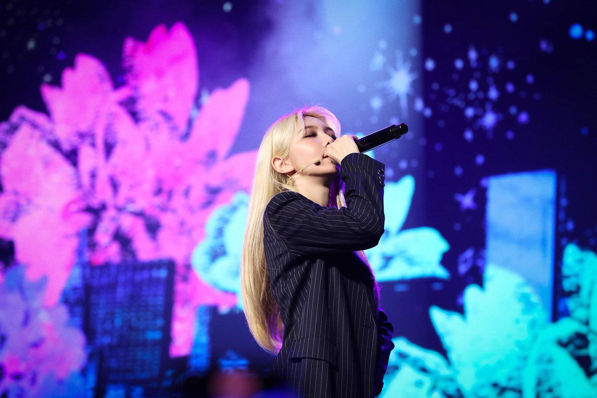 7_DREAMERS's tweet photo. [NAVER] 231016 Dreamcatcher’s ‘REASON : MAKES DREAMCATCHER 2023’ Tour Behind Part I (6/10)

3/4 New York

🔗 https://t.co/mByIO20QvC

#다미 #Dami
#드림캐쳐 #Dreamcatcher
#2023WorldTour
#REASON_MAKES https://t.co/dGcfVhIPUD