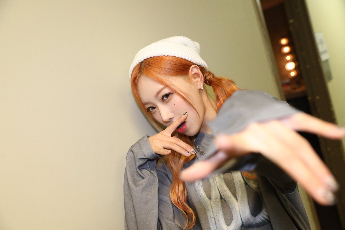 7_DREAMERS's tweet photo. [NAVER] 231016 Dreamcatcher’s ‘REASON : MAKES DREAMCATCHER 2023’ Tour Behind Part I (7/10)

3/6 Reading

🔗 https://t.co/mByIO20QvC

#지유 #JiU #수아 #SuA
#시연 #Siyeon
#한동 #韩东 #Handong
#드림캐쳐 #Dreamcatcher
#2023WorldTour
#REASON_MAKES https://t.co/GZrd0D6RLF