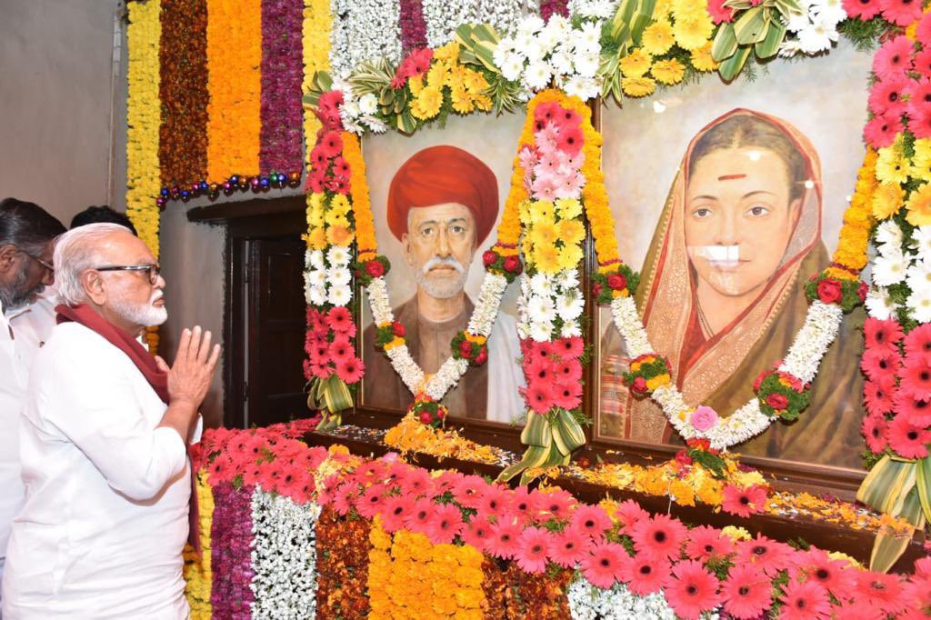 ChhaganCBhujbal's tweet photo. गेल्या १३ वर्षांपासून सुरू असलेल्या आपल्या लढ्याला यश आले आहे! मुंबई उच्च न्यायालयातील खटला आपण जिंकला असून, पुणे येथील भिडे वाड्यात सावित्रीबाई फुले यांचे भव्य स्मारक उभारण्याचा मार्ग मोकळा झाला आहे!

भारतातील मुलींची पहिली शाळा सुरू करून क्रांतिसूर्य महात्मा जोतीराव फुले आणि क्रांतीज्योती सावित्रीबाई फुले यांनी ज्या ठिकाणी भारतातील स्त्री शिक्षणाची मुहुर्तमेढ रोवली, त्या भिडे वाड्यात सावित्रीबाई फुलेंचे स्मारक उभारण्याचा निर्णय पुणे महापालिकेने घेतल्यानंतर याविरोधात वाड्यातील पोटभाडेकरुंकडून उच्च न्यायालयात खटला दाखल करण्यात आला होता. सदर जागेवर दावा करतानाच या ठिकाणी शाळा असल्याचे पुरावे उपलब्ध नसल्याने महापालिकेचा निर्णय बेकायदेशीर असल्याचा युक्तिवाद करण्यात येत होता.

परंतु यासंदर्भात पुणे महापालिकेसमवेत अखिल भारतीय महात्मा फुले समता परिषदेच्या माध्यमातून आपण उच्च न्यायालयात प्रदीर्घ लढा दिला. मुख्यमंत्री, उपमुख्यमंत्री यांच्यासोबत यासंदर्भात वेळोवेळी बैठका घेतल्या, पुण्यामध्ये महापालिका, प्रशासन व विविध विभागांतील अधिकाऱ्यांसोबत बैठका घेतल्या. यातून न्यायालयातील आपली बाजू आणखी बळकट करण्याचा वेळोवेळी प्रयत्न केला. मी स्वतः उच्च न्यायालयातील सुनावण्यांना वेळोवेळी उपस्थित राहून या स्मारकाची बाजू भक्कमपणे मांडली. तसेच पुणे महापालिकेच्या वतीने आपल्या प्रयत्नांतून महाराष्ट्राचे महाधिवक्ता बिरेंद्र सराफ आणि माजी महाधिवक्ता आशुतोष कुंभकोणी यांनी देखील अतिशय समर्थपणे बाजू मांडली.

आपल्या आणि अखिल भारतीय महात्मा फुले समता परिषदेच्या या अथक प्रयत्नांना अखेर आज यश आले असून मुंबई उच्च न्यायालयाने स्मारकाविरोधातील याचिका फेटाळली आहे. हा क्रांतिसूर्य महात्मा जोतीराव फुले यांच्या विचारांचा विजय असून आता लवकरात लवकर भिडे वाड्यामध्ये क्रांतीज्योती सावित्रीमाई यांचे स्मारक उभारले जाईल आणि मुलींची शाळा देखील पुनरुज्जीवित करण्यात येईल. 

यासाठी देखील अखिल भारतीय महात्मा फुले समता परिषदेच्या माध्यमातून पाठपुरावा करण्यासाठी आपण कटिबद्ध आहोत.

#Bhidewada #SavitribaiPhule #JotibaPhule