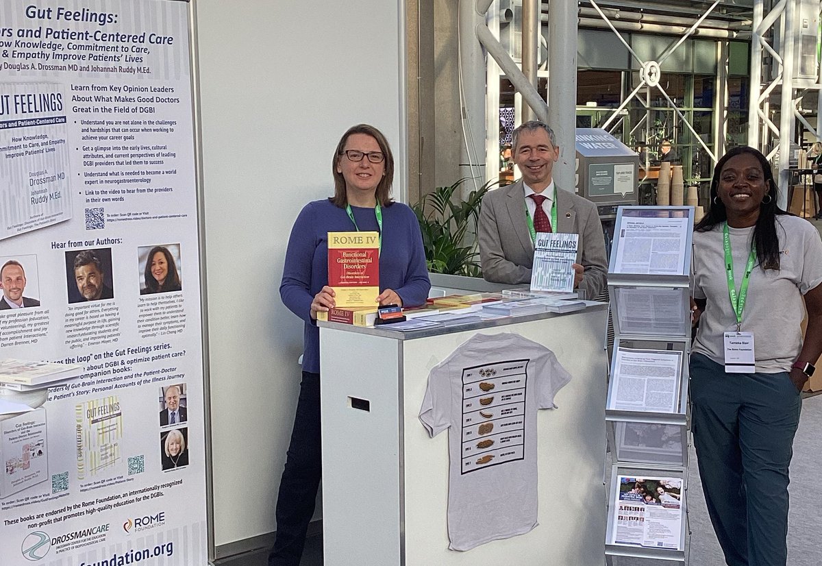 RomeFoundation's tweet photo. Great to have the #RomeFoundation President & Chairman of the Board Dr. #JanTack visit our booth after having been awarded the 2023 UEG Lifetime Achievement Award last night. #dgbi #TARGID #WeareUEG https://t.co/yOeKR2NJ9U