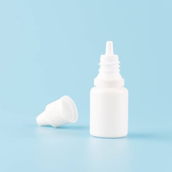 RxTweetsNG's tweet photo. It's a good time to be reminded that 

Eye drops are also drugs!

They contain drugs and they are not to be used just anyhow...

There are different eye drops for different eye complaints.

Don't just go into the pharmacy and tell them to give you any eye drop.

RT for others https://t.co/Q7fgZ1ZyIe