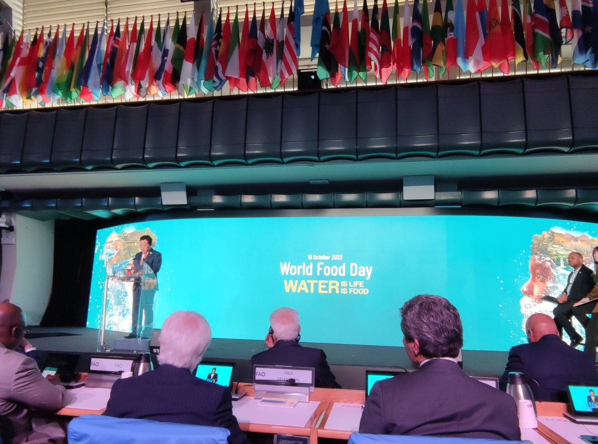 MaGeorgiades's tweet photo. Celebrating #WorldFoodDay and @FAO's 78th birthday!

Water is essential to life on 🌍 and the foundation of our food.

We can't afford not to take #WaterAction for food today!

Together, we can be the change. https://t.co/iEsoAakuWK