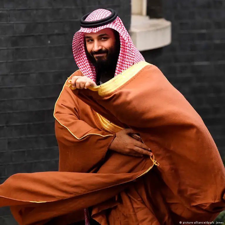 #السعودية_تصنع_السلام_في_غزة 
دافعوا عنه بقلوبكم دافعوا عنه بعقولكم ولا تسمعوا فيه قولاً ، واحثوا في وجه من يشكك فيه ويسئ إليه فأعداءه ليسوا أشخاص فقط بل دول بأجهزتها ووسائل اعلامها واموالها ومرتزقتها وهدفهم عرقلته وعدم نجاحه لان نجاحه فشل لهم ونهاية وجودهم باذن الله ♥️🇸🇦