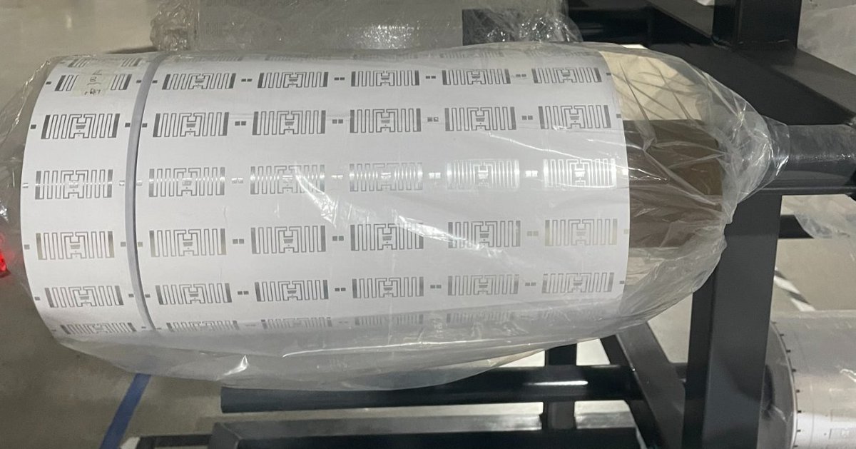 Our antennas are sealed storage, and the workshop also has constant temperature and humidity.