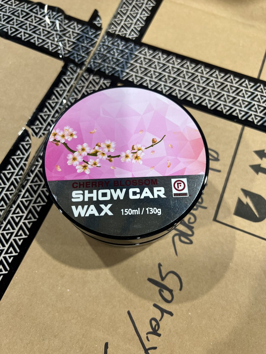 kyoto_detail's tweet photo. フォロー&amp;リポストキャンペーン

今週のプレゼントキャンペーンはFIREBALLのCherry blossom SHOW CAR WAX

多分1回使った中古になります。

当選者1名様
いいねも同時に押すと当選確率1.5倍
締め切り2023年10月20日まで
抽選方法あたるってぃー

弊社のYouTube登録してね
https://t.co/wDOi4kDkzy https://t.co/985nUxjSBj