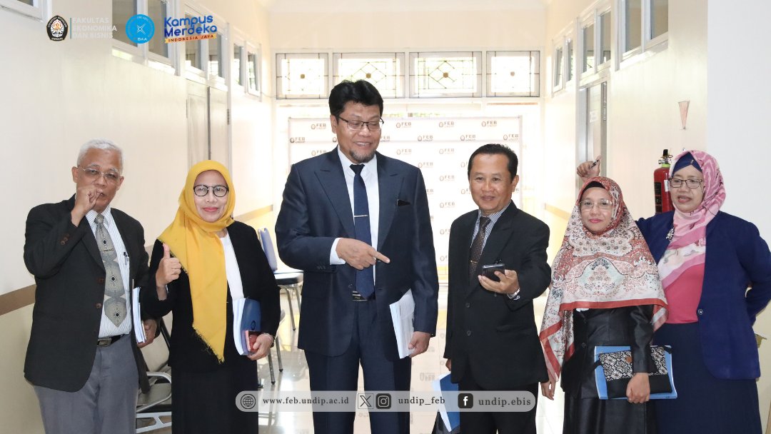undip_feb's tweet photo. (11/10) Siti Noor Khikmah menjadi doktor lulusan PDIE FEB Undip yang ke-474. 

https://t.co/tmmLXwTd2o

#PROMOSIDOKTOR #febundip #pdieundip https://t.co/Ul0QWu3C78