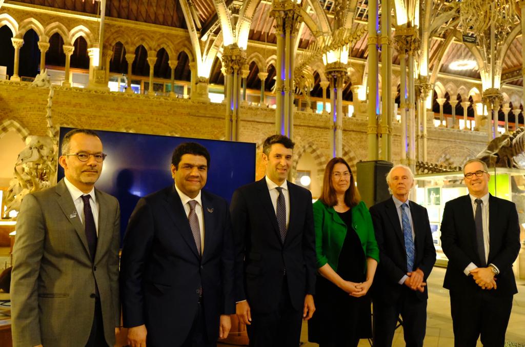 MansoorAbulhoul's tweet photo. Alongside @EleanorJMurray, @dramersharif, and @aalsheikhali, it was inspiring to learn about Dubai's healthcare progress and the team's vision for an integrated academic health system. This partnership is revolutionising healthcare in the UAE and around the world. @OxfordExecEd https://t.co/Z35xN1nr0X