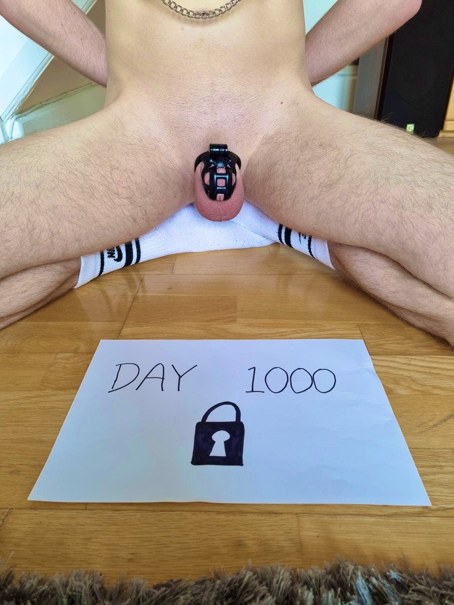 TwinkTyro's tweet photo. Today marks 1000 days locked!! Started this lock up in January 2021 and it feels so right being locked 🤤 Totally not in control of my orgasms anymore 😈 Here’s to the next 1000 days #teamlocked #locktober https://t.co/KelsQoN0Cr