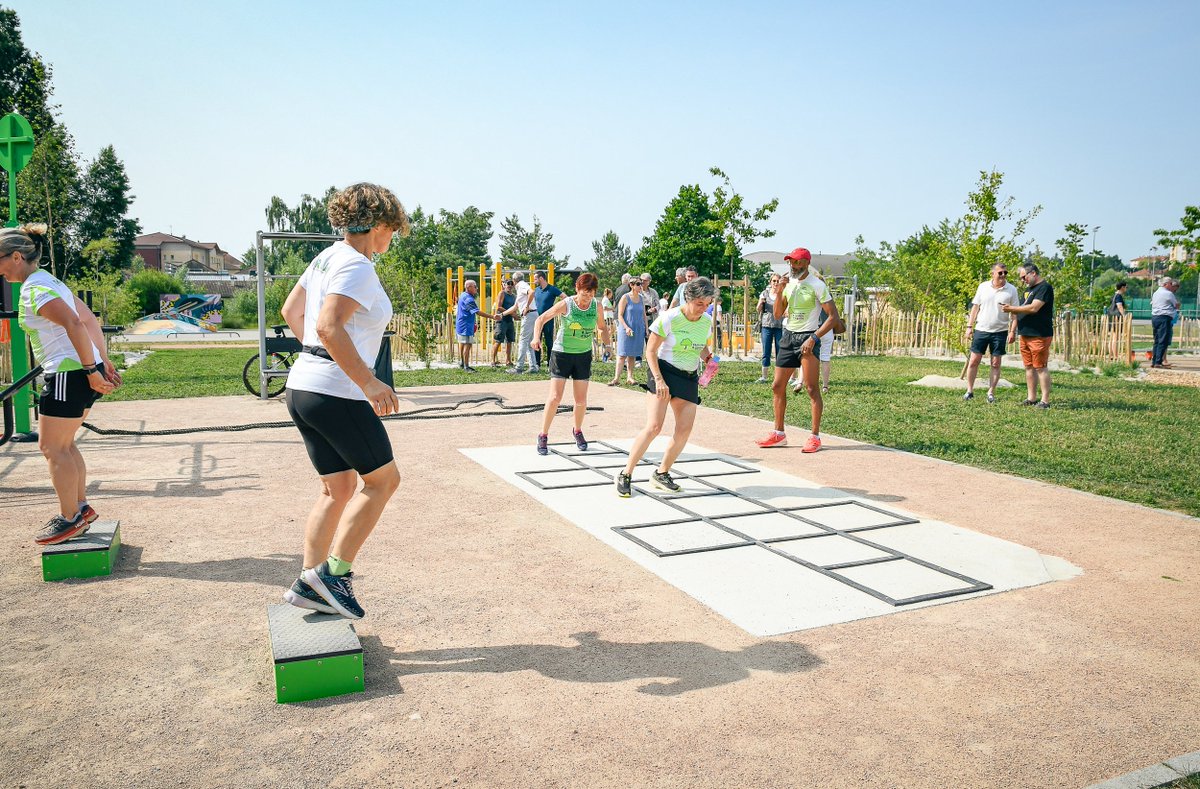 📷En juin dernier, les associations sportives riorgeoises ont inauguré l'espace sport santé bien-être du parc sportif Gallieni, composé de cinq aires.

#riorges #roannais #loire #sport #santé #fitness #crossfit #crosstraining #renforcement