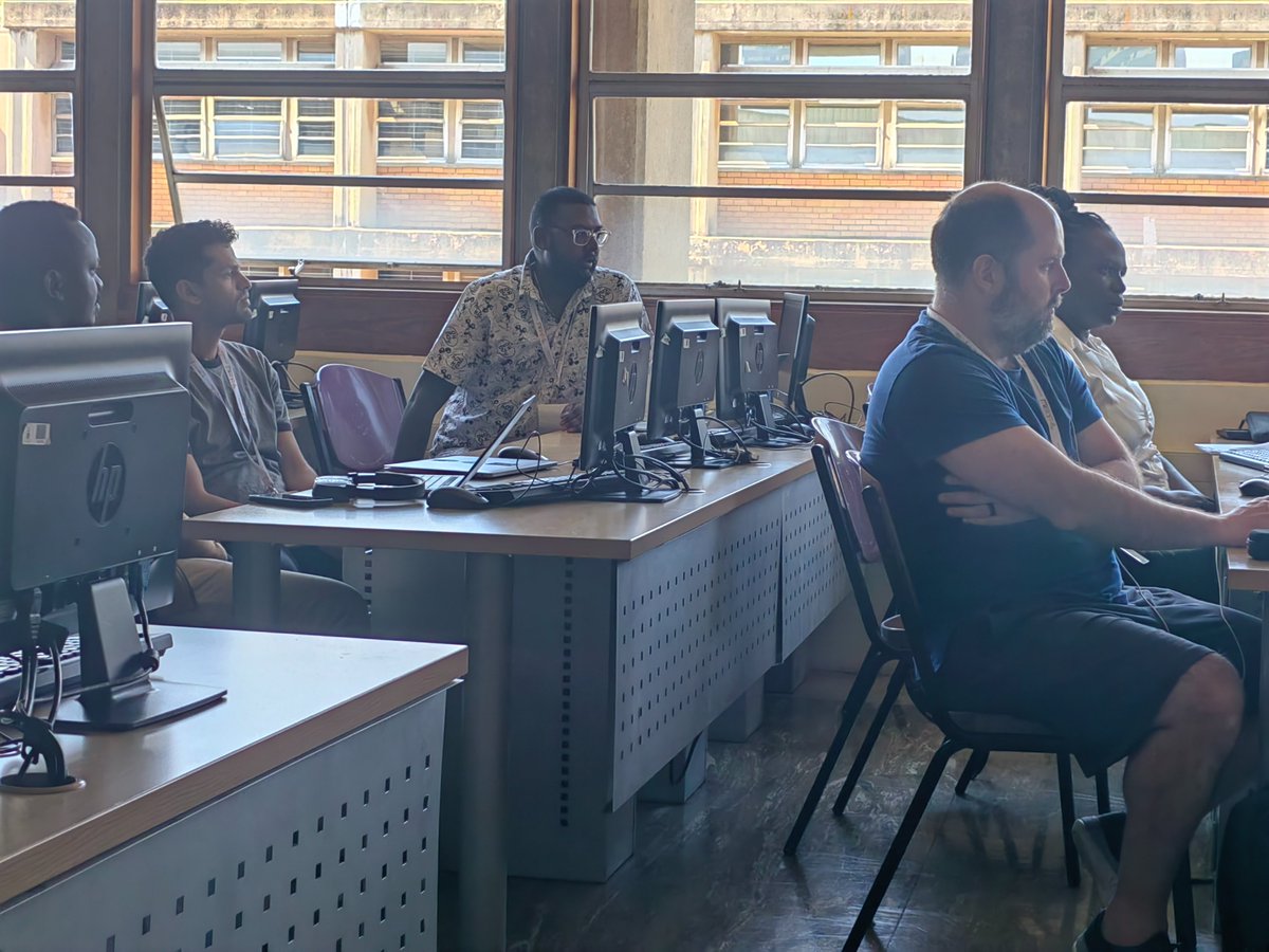 eLwazi_ODSP's tweet photo. The #ContainersandWorkflows workshop ended with participants providing feedback on the progress of their projects. https://t.co/krOy9bvczT