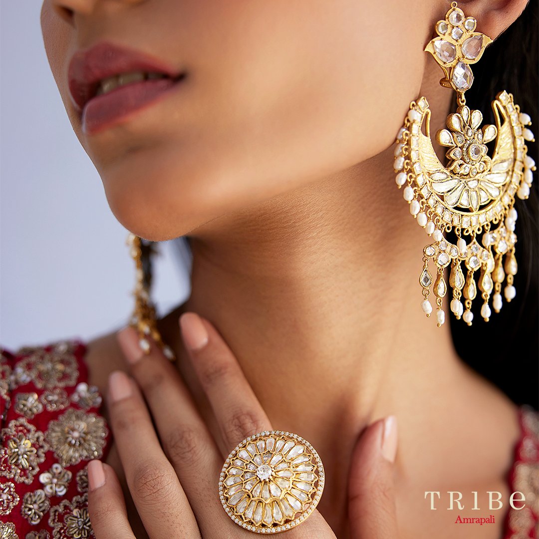 TribeByAmrapali's tweet photo. With the festive season in full swing, let the Sitara Collection bring the bling!
Whether it's Navratri, Diwali or a wedding, these gold-finished masterpieces are set to be your go-to for making a dazzling statement: https://t.co/UVxErpbH5V
#TribeAmrapali #SitaraCollection https://t.co/0KcP2e9Gt3