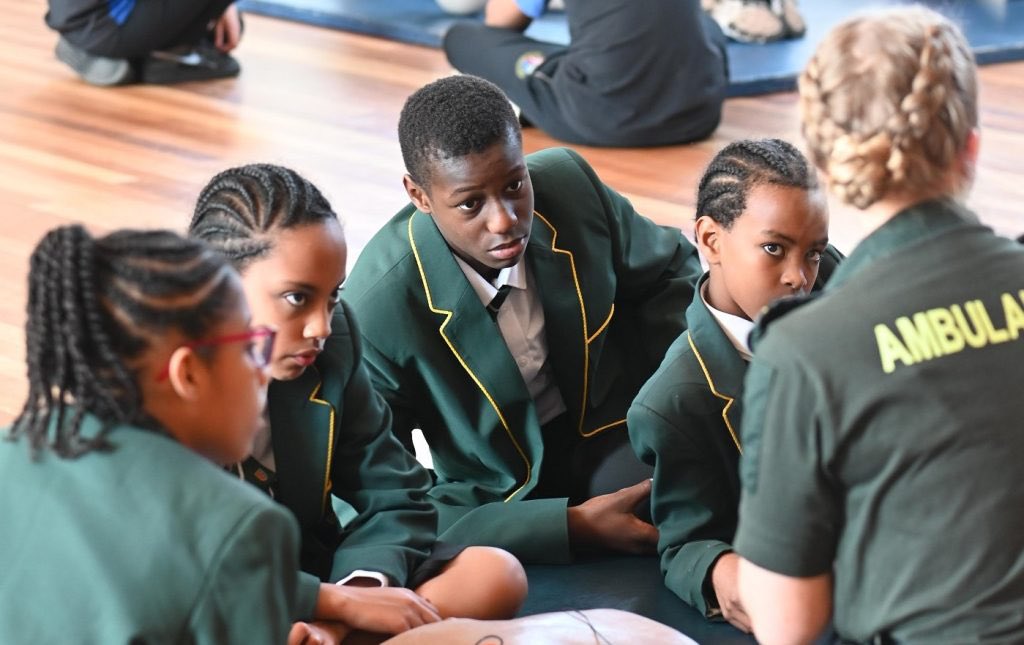 📣 On #RestartAHeart Day, we’re launching an ambitious schools campaign in a bid to improve #CardiacArrest survival.

Read how we plan to train the next generation of #LondonLivesavers ⬇️
londonambulance.nhs.uk/2023/10/16/lon…