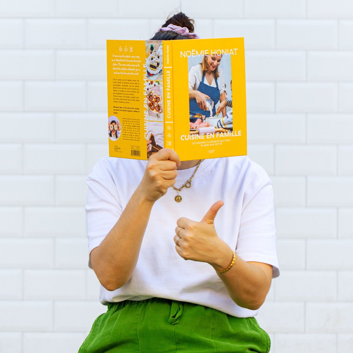 SpatuleProd's tweet image. RDV EN LIBRAIRIE ! 📚

On est très heureux (et fiers) de voir nos photos dans les 2 nouveaux livres de Noëmie Honiat : « Cuisine en famille » et « Abracadabra ». @HachetteLivre  

#livre #edition #cuisine