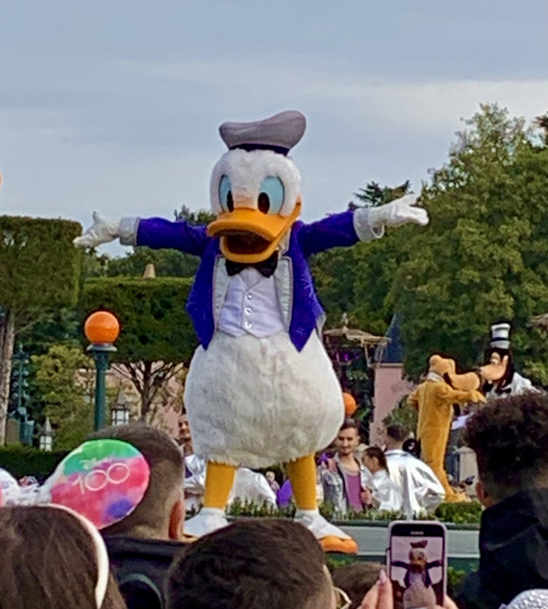 oliviermichel82's tweet photo. Joyeux 100eme anniversaire à la Walt Disney Company💫 #disney100 #disney100yearsofwonder #disneylandparis #dlp #disneycastlife #dlpcast #mickey #minnie #donald #disneyfan #disneypassion https://t.co/vk3SYPfspl