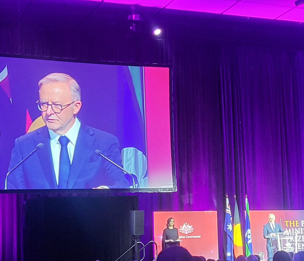 The Prime Minister Anthony Albanese @AlboMP speaking at the Prime Minister's Prize for Science ceremony #PMPrizes Interesting to hear him to speak about the new National Science and Research Priorities & the need to nourish research that may not have an obvious direction. #ozchem