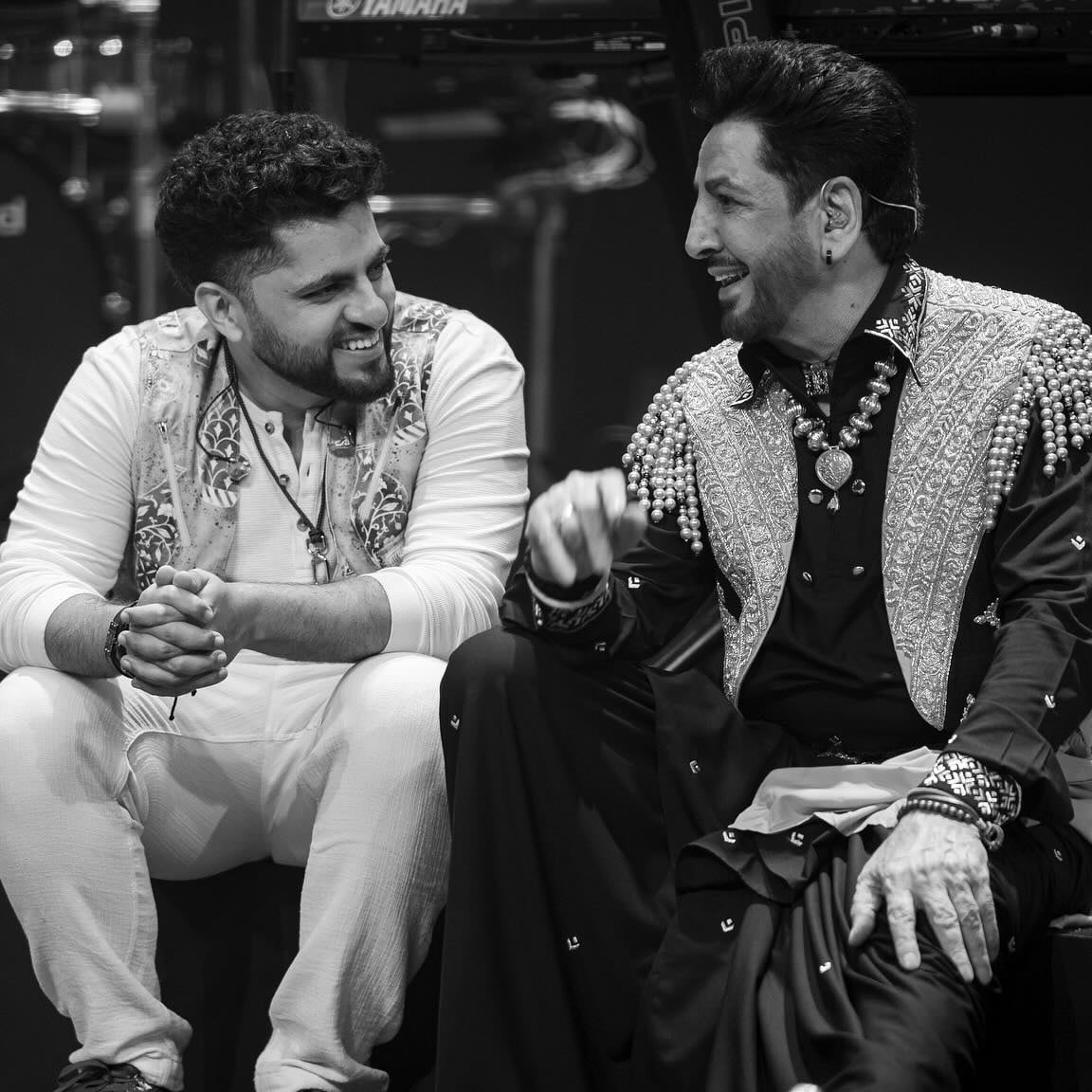 Raj Pandit shared a picture full of Joy and emotions with Ace singer Gurdas Maan.

#expansionpr #gurdasmaan #gurdaasmaan #singer #rajpandit