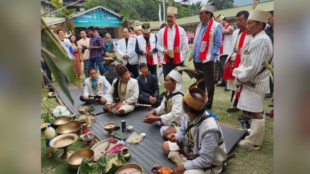 EastMojo's tweet photo. Arunachal celebrates cultural heritage, growing economy at Chindang Festival
#ArunachalPradesh Deputy CM Chowna Mein revealed impressive economic growth, GSDP rose from Rs 22,100.00 to Rs 48,028.00 crore from 2016-17 to 2023-24, a 117% increase, at the #Chindang festival.
Read More: https://t.co/DlvwGJoAgo