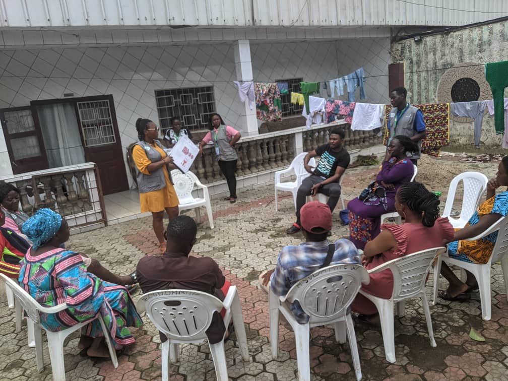 ActionGender's tweet photo. Engaging in a dialogue with community members and leaders of Nkongsamba and Bonalea on the need to promote women's SRHR and their role in encouraging the acceptance of women's #SRHR in the community. @amplifyfund @reachoutdev1 @MenengageC https://t.co/Rn9IagBCII