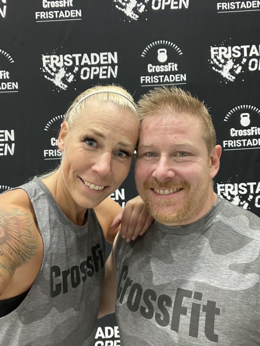 I helgen tävlade vi i Eskilstuna i Crossfit 💪🏼❤️vi kom 4 av 24 lag och vann finaleventet 🤩 Galet stolt över oss men framförallt över Christian som är så jävla starkt både mentalt o fysiskt! 🌟 Makalös tävlingsmänniska och pannben.. så grymt duktig (på detta oxå) 🙌🏻 #jagkämparpå