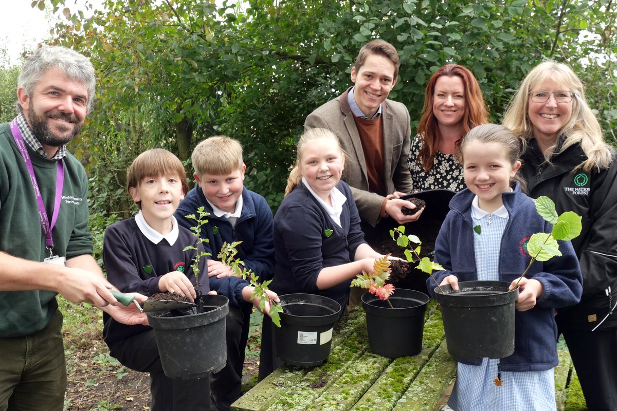 NatForestCo's tweet photo. 🌳We are delighted to once again support @hinckandbos_bc with its annual #FreeTreeScheme encouraging more people to plant suitable native trees in their gardens - helping to grow a greener, healthier and more sustainable future for everyone. https://t.co/GevmzIM68O