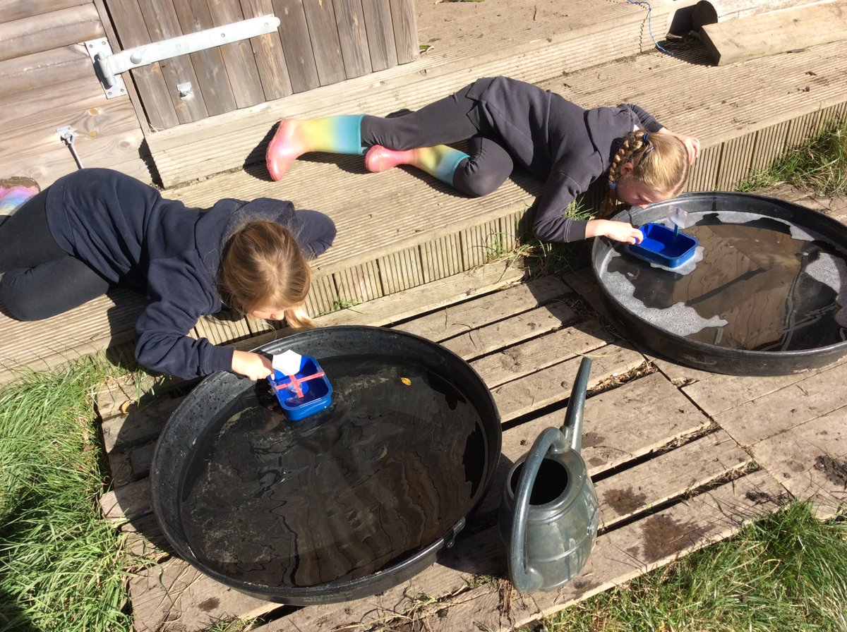 TPS1914's tweet photo. We had another busy week in Forest School last week! The children learnt about everything from fire safety to cooking to autumnal wreath making to science investigations to tying knots to weaving to making maps to measuring worms! https://t.co/KPzRet5vcc