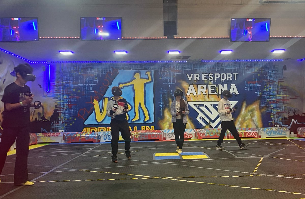 Mount_Kelly's tweet photo. Fun at Goose Fair, autumn walks, tennis, trampolines and a VR session.... a busy week for Tavy House boarders! #mountkellyprepboarding #mountkellyboarding #prepboarding
#boardingschool #boardingschoollife #goosefair https://t.co/dE1ImVVySW