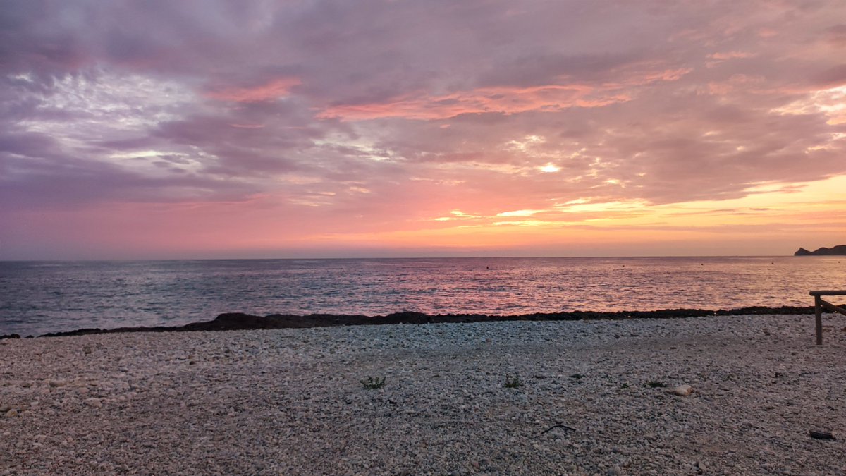 Todos los días el cielo es distinto. También nosotros.