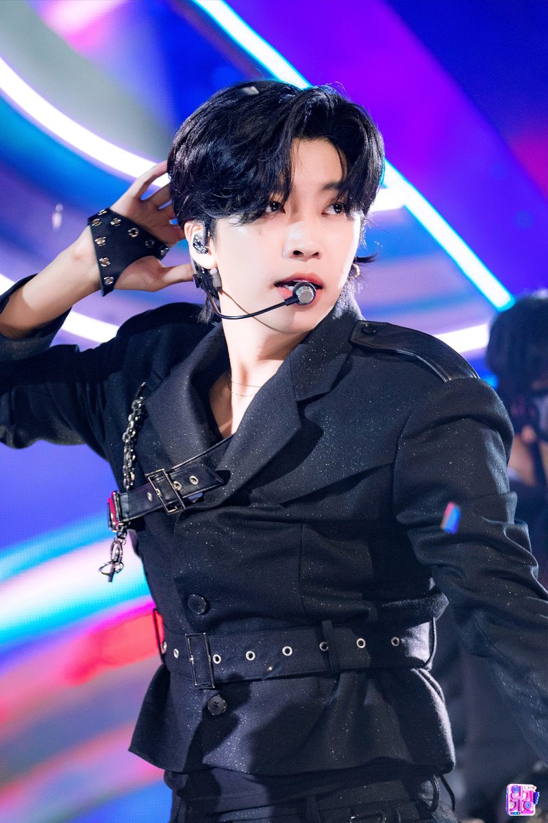inga_sbs's tweet photo. 📸231015 인기가요 #현장포토

함성이 번져🗣️ 숨이 차올라💨
이 밤의 주인공🕺 쏟아진 Spotlight🔦
인가의 분위기를 전부 휘어잡은💥
임영웅🩵 짱영웅👑 블랙웅🖤
컴백 현장포토 보러오세요🫶 건행😊ㄱ

MORE🔗https://t.co/Nq1tPqZrdi

#인기가요 #임영웅 #limyoungwoong #Do_or_Die @limyoungwoong https://t.co/mnBQKu0vuC