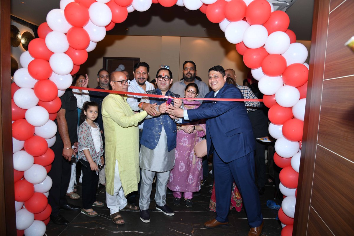 VardhmanAmrante's tweet photo. At Vardhman Park, our residents' comfort remains our topmost priority

#VardhmanAmrante #AdishOswal #AmranteCourtyard #VardhmanPark #Clubhouse #Inaugration #Badminton #TableTennis #SwimmingPool #BanquetHall #CakeCutting #Ceremony #Ludhiana #Punjab #Celebration #ResidentsWelfare https://t.co/iWCupmR7Vb