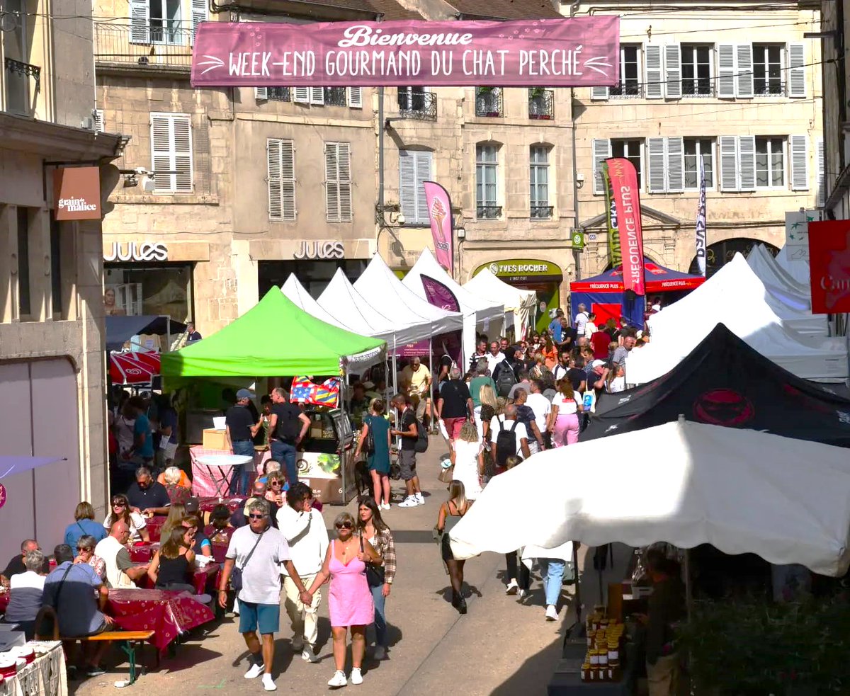 150 exposants et 60 000 visiteurs, autant vous dire que le Chat Gourmand a eu de l'appétit cette année et c'est loin d'être le seul ! 😋

Une très belle édition 2023 du Week-end Gourmand du Chat Perché à Dole aux multiples dégustations de nos produits gourmands 😍 

📷Creastiv
