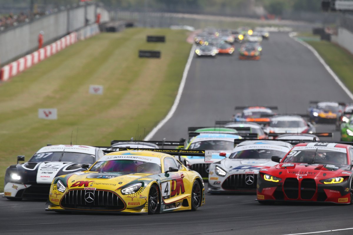 DoningtonParkUK's tweet photo. The Intelligent Money British GT Championship #DoningtonDecider is back with multiple titles on the line this weekend (21/22 October). 

Tickets are still available at discounted advance prices 👇

🔗 https://t.co/ZPmHXB3jD2 https://t.co/T36l38i51R