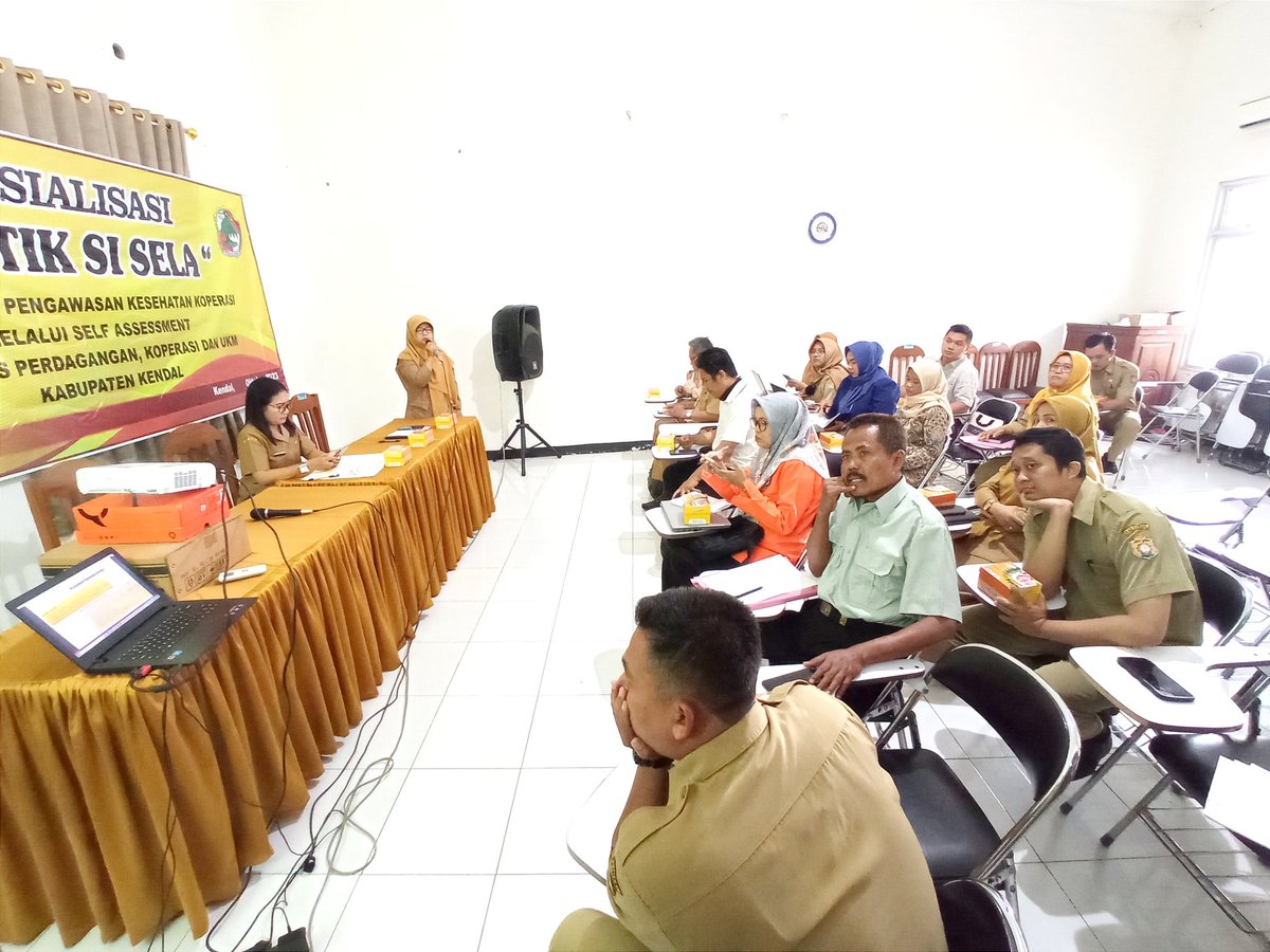 Dinas Perdagangan, Koperasi dan UKM Kabupaten Kendal beserta TPK  Kendal melakukan Sosialisasi Pengawasan Kesehatan Koperasi melalui Self Assessment. Bersama gerakan koperasi Kabupaten Kendal, sehingga nantinya untuk pengawasan koperasi bisa melalui sistem aplikasi online.