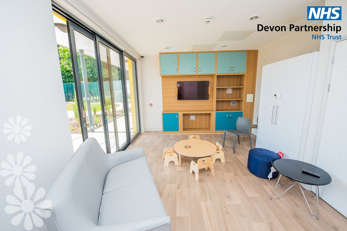We are seeking #MentalHealth Nurses to join our Mother and Baby Unit in #Exeter. You will have the opportunity to work therapeutically with women, their infant and the wider families to support recovery and discharge. Learn more:orlo.uk/dDCaw #NHScareers #DevonJobs#NHS