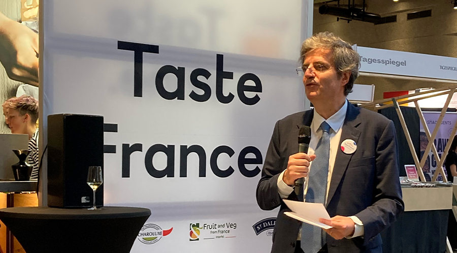 Interbev_fr's tweet photo. La marque de #viande bovine française #Charoluxe a été mise à l'honneur ce week-end lors du Festival Berlinois #HouseOfFood, avec #TasteFrance.
Des dégustations ont eu lieu, notamment en présence de François Delattre, Ambassadeur de France en Allemagne.
#berlinfoodweek https://t.co/Hug1IQKb8u