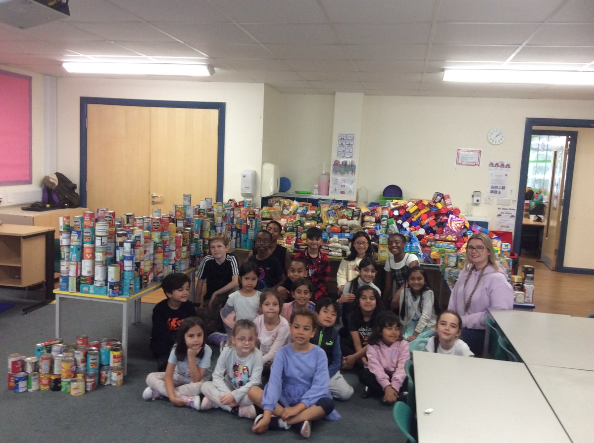 Thank you @BushmeadLuton community for your amazing contributions to @LutonFoodbank !