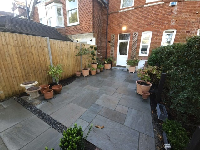 LordsBuildersM's tweet photo. Luke Belson Landscaping has done it again with this fantastic garden! ✨ We love seeing how our products are used in your projects, so don't forget to tag us in your posts! 🏷️
#customerproject #timber #buildingmerchants #carpentry #decking #deckingboard https://t.co/K21I9e0lqJ